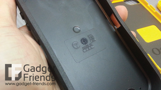 Otterbox iPhone 5 Defender Otter Character Sereis เคสมือถือ เคส iPhone5 สุดแจ่มมาพร้อมกับ Grip และลวดลายแมวน้ำตามแบบฉบับ Otterbox เท่โดดเด่นพร้อมการปกป้องสูงสุด 3 ชั้น สะดวกพกพาไปทุกที่